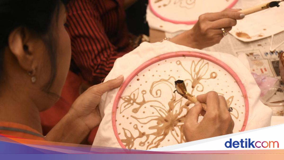 25+ Ucapan Hari Batik Nasional 2025 Singkat & Bermakna, Bagikan di Medsosmu!
