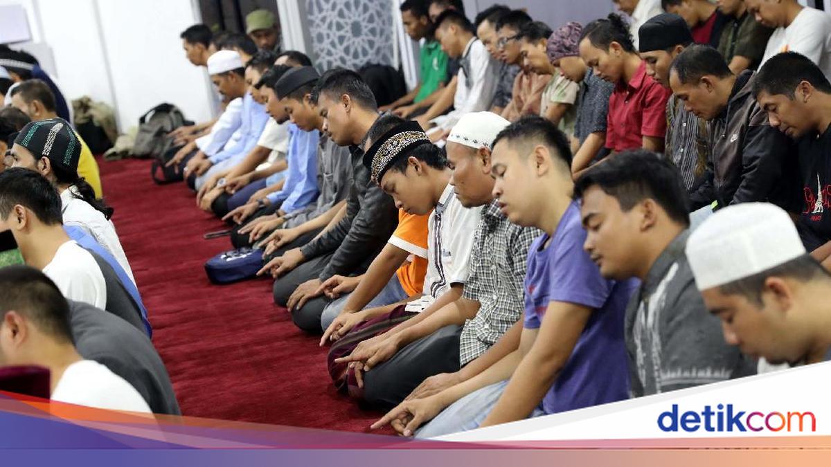6 Keutamaan Sholat Jumat yang Dijelaskan Melalui Hadits Rasulullah SAW