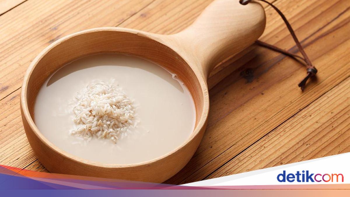 Air Cucian Beras Nggak Cuma Sisaan Masak, Ini 7 Manfaatnya Buat Kecantikan!