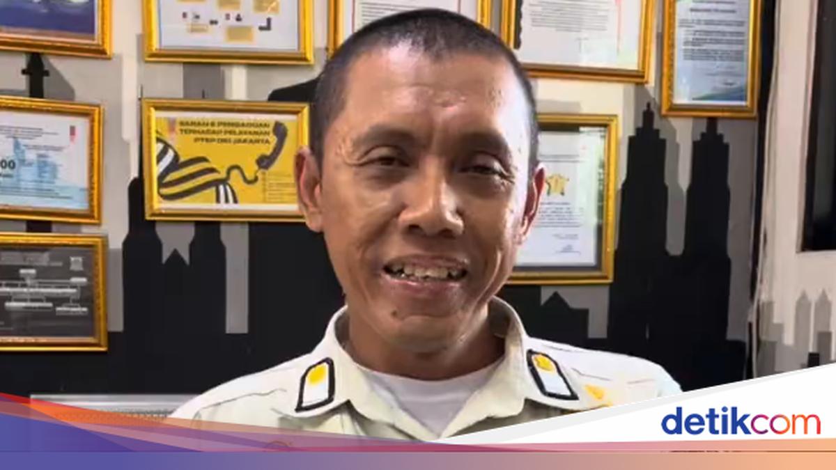 Anggota Satpol PP Tegur Pemotor Lawan Arah-Naik Trotoar, Bahasanya Jadi Sorotan
