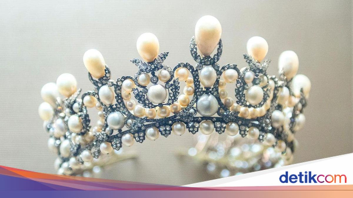 Fantastis! Perhiasan yang Digondol dari Louvre Nilainya Rp 1,6 T