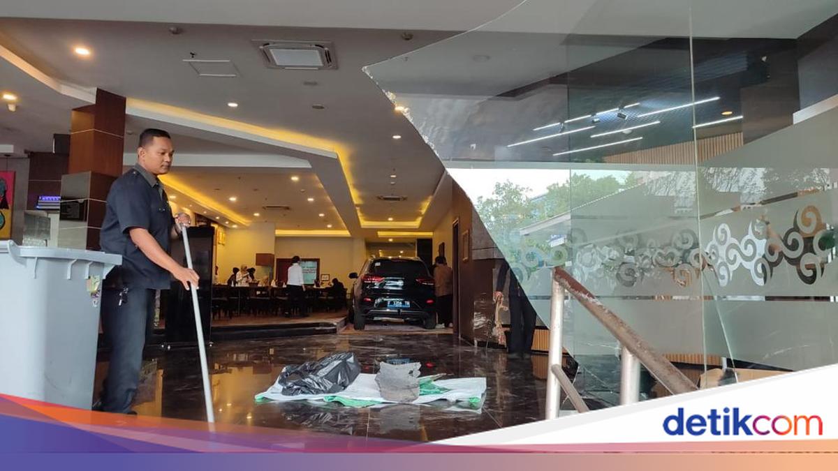 Gara-gara Diseruduk Mobil Listrik, Acara Makan Siang Tamu Hotel Bubar Jalan