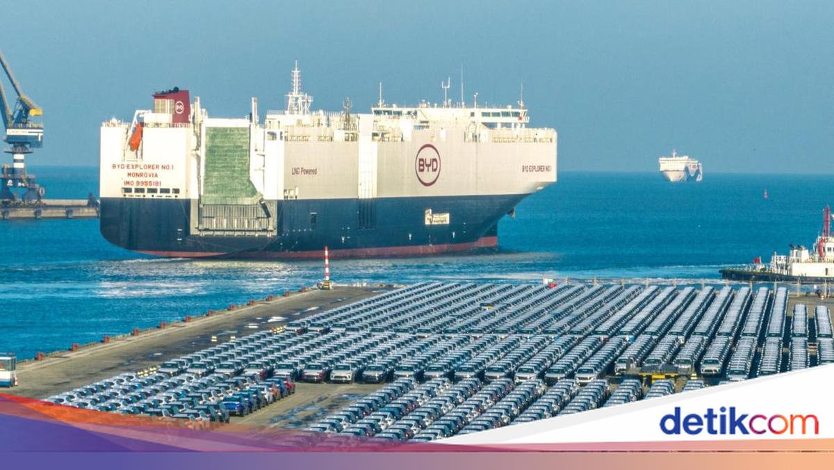 Kapal Jumbo Pengangkut Ribuan Mobil BYD Tinggalkan RI, Atto 1 Sudah Mendarat?
