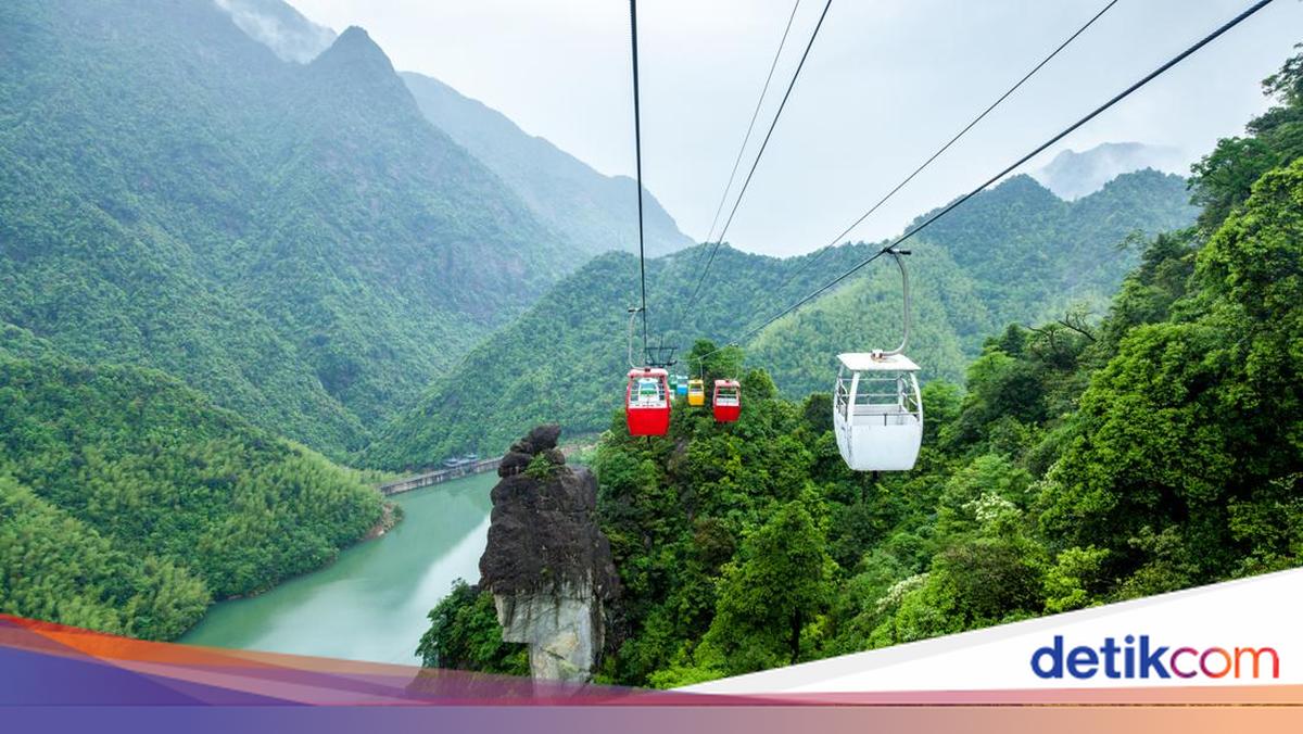 Kereta Gantung Mogok di Ketinggian, Wisatawan Panik