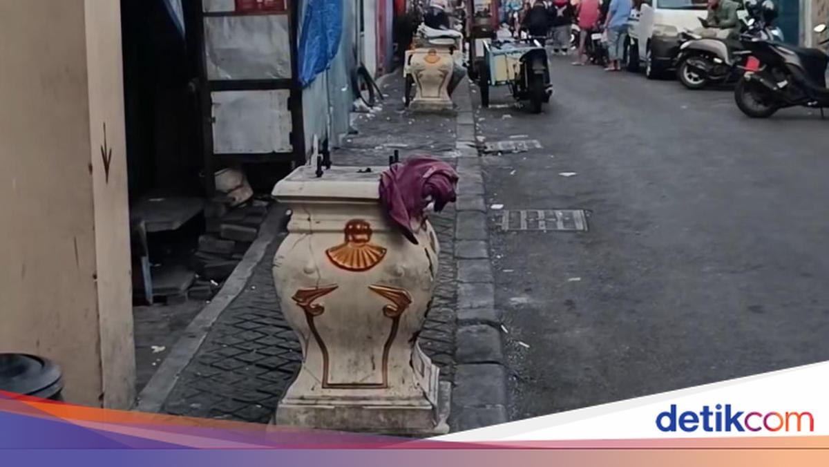 Kosong Melompong! Tiang-Lampu Hias Kota Lama Surabaya Lenyap Dicuri Orang