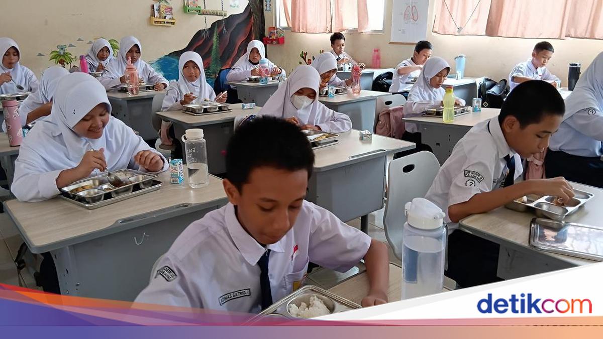 Mendikdasmen Koreksi Istilah 'Kurikulum MBG', Siapkan Modul Hidup Sehat via MBG