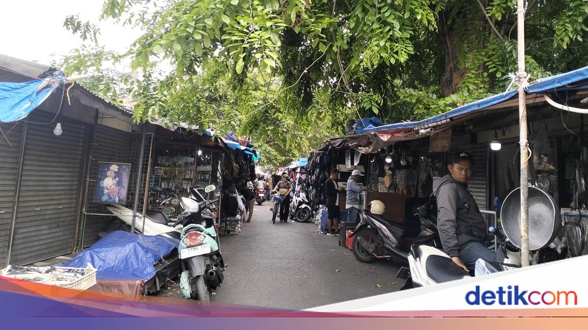 Mesin Ketik dan Keris Usia Ratusan, Ini Harta Karun Pasar Loak Jatinegara