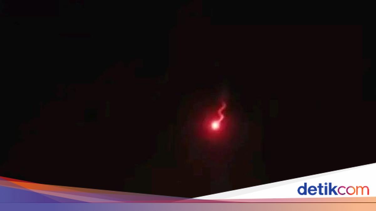 Meteor Jatuh di Cirebon Bertepatan Periode Aktivitas Hujan Meteor Draconid
