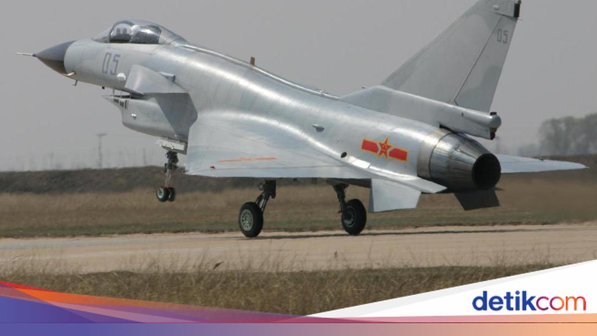 Pembelian 42 Jet Tempur Chengdu J-10 Disorot Media Mancanegara