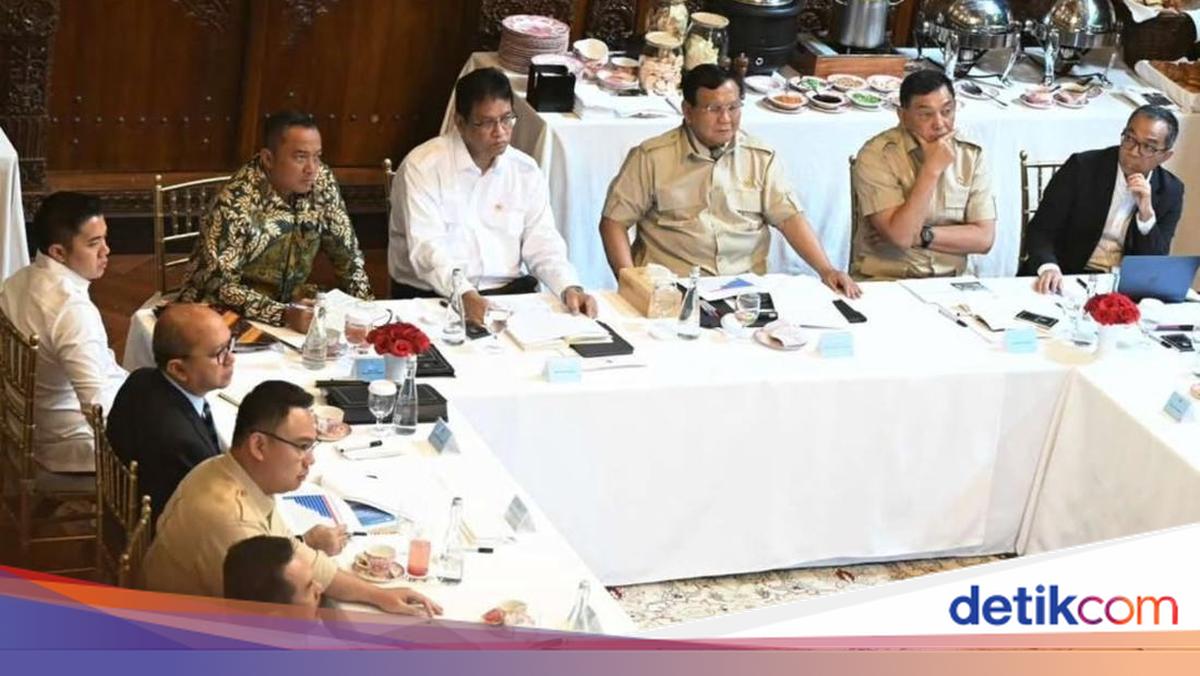 Prabowo Minta Mendikti Siapkan Ribuan Pemuda Siap Kerja di BUMN-Swasta