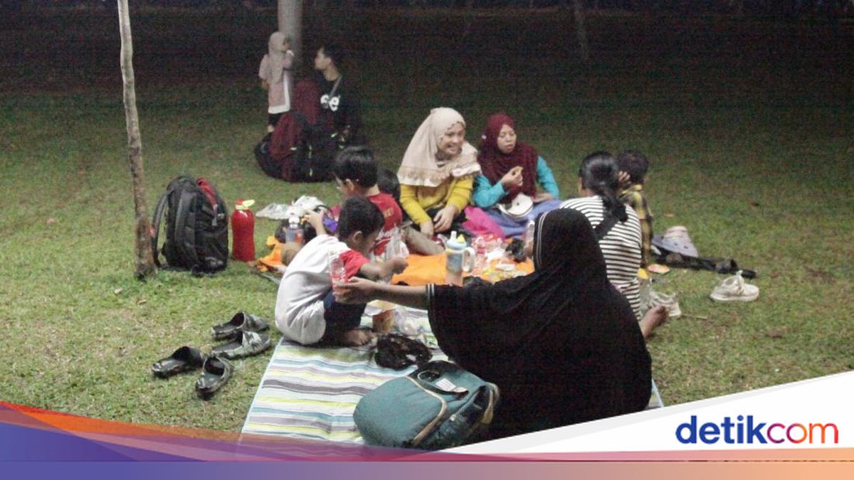 Ragunan Buka Malam Minggu, Wisatawan Senang