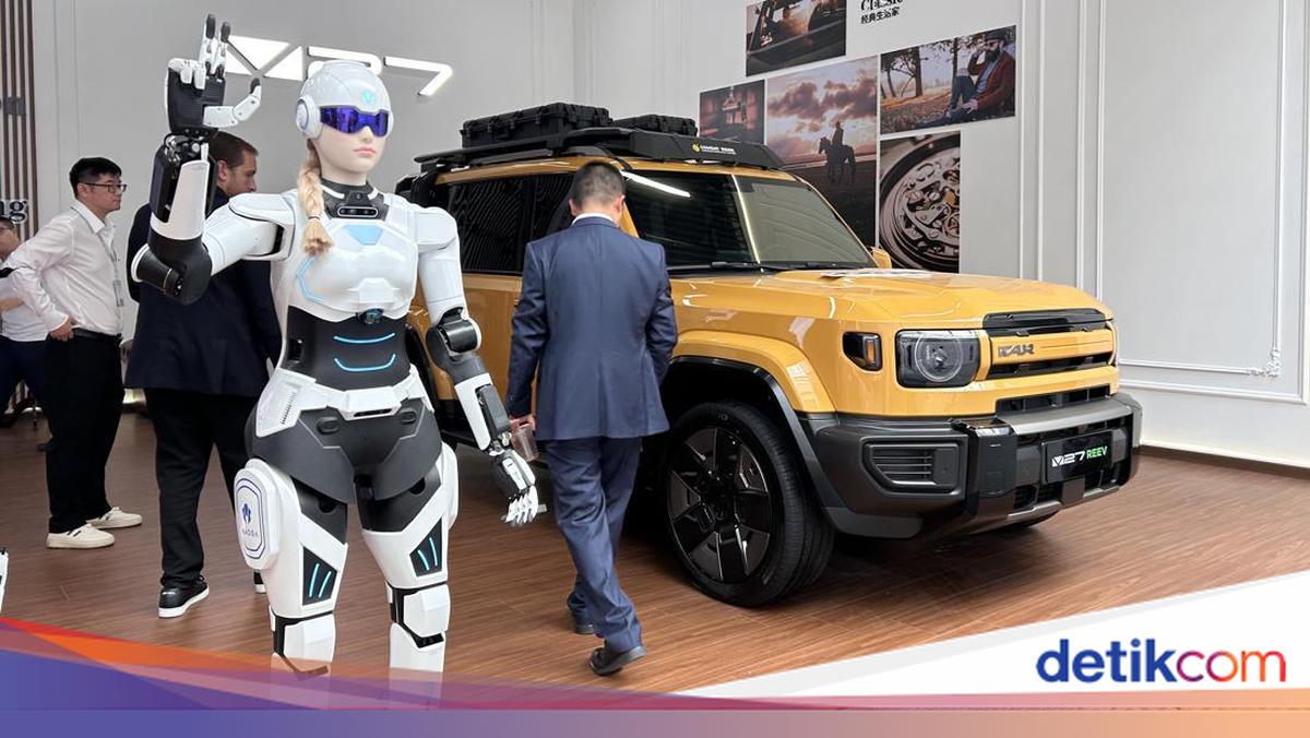 Robot AiMOGA, Disukai Pangeran Mahkota sampai Sales Mobil
