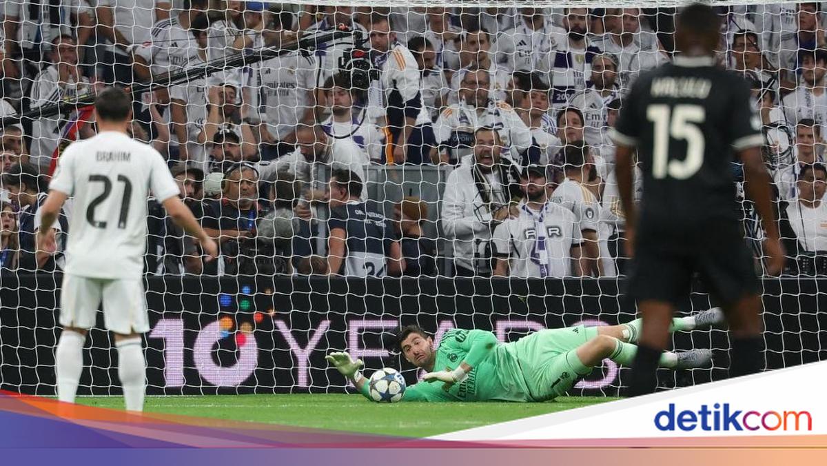 Saves Courtois Amankan Tiga Angka El Real