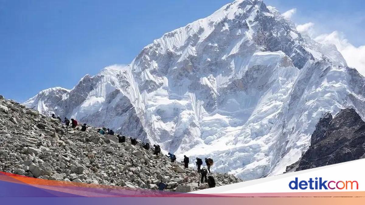 Semua Pendaki yang Terjebak di Gunung Everest Telah Dievakuasi