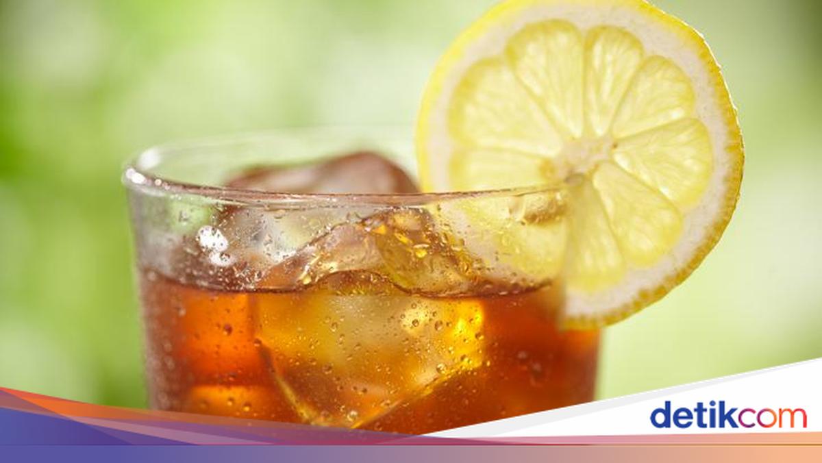Terlalu Banyak Minum Teh Lemon, Ini 9 Efek Sampingnya